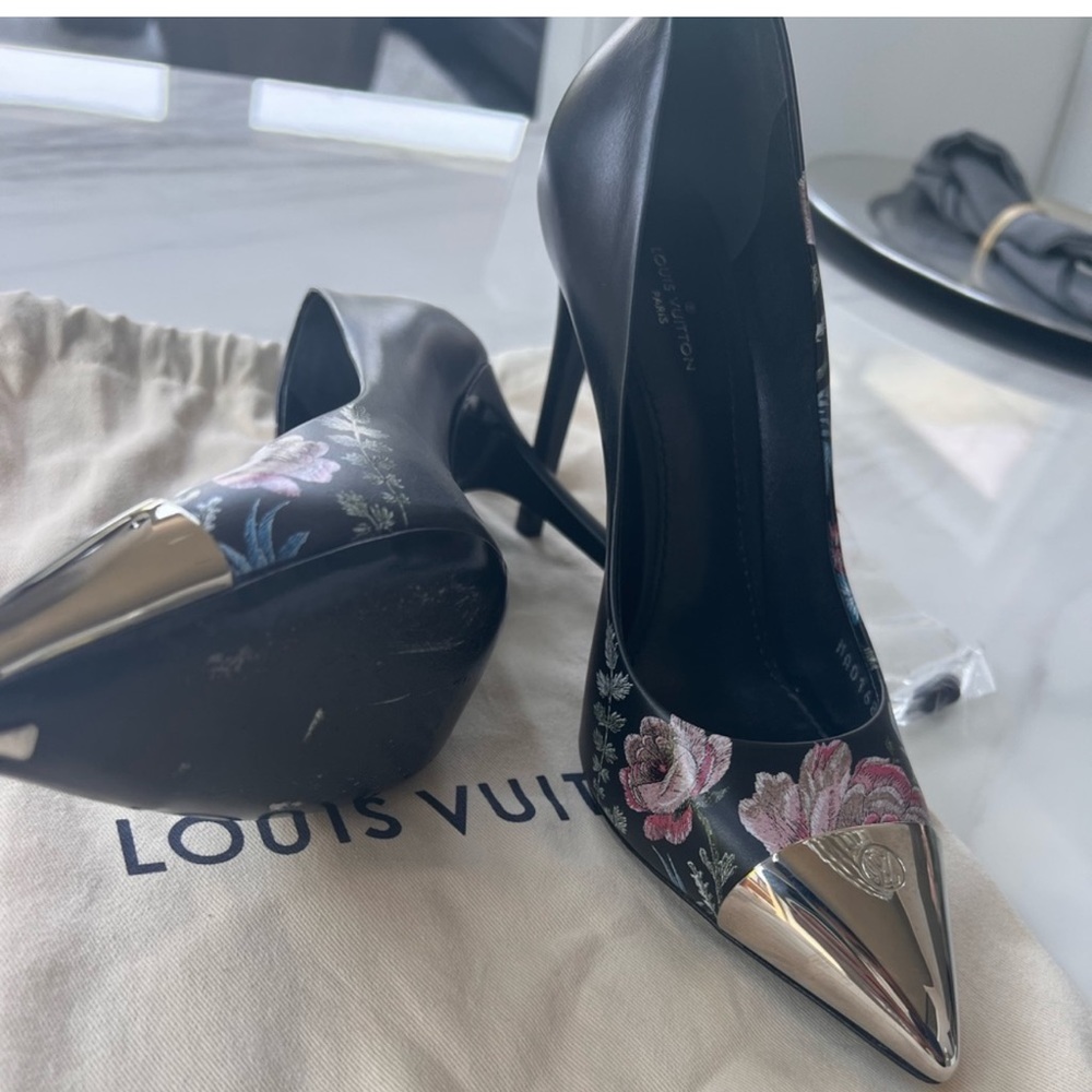 LOUIS VUITTON limited edition pump